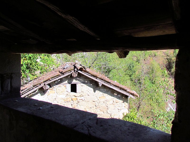 Laturo abandoned village (Valle Castellana)